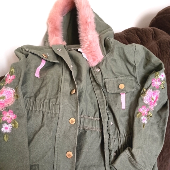 2 Jackets!!Betsey Johnson Faux Fur Little Lass Embroidered Girls Jackets Sz 7/8 - Picture 9 of 12